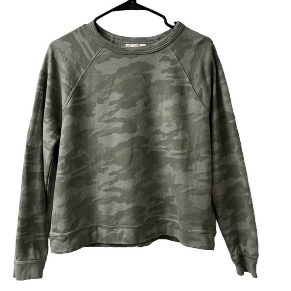 Universal Thread Women Green Camo Crewneck Sweatshirt Raglan Sleeve Pullover LG